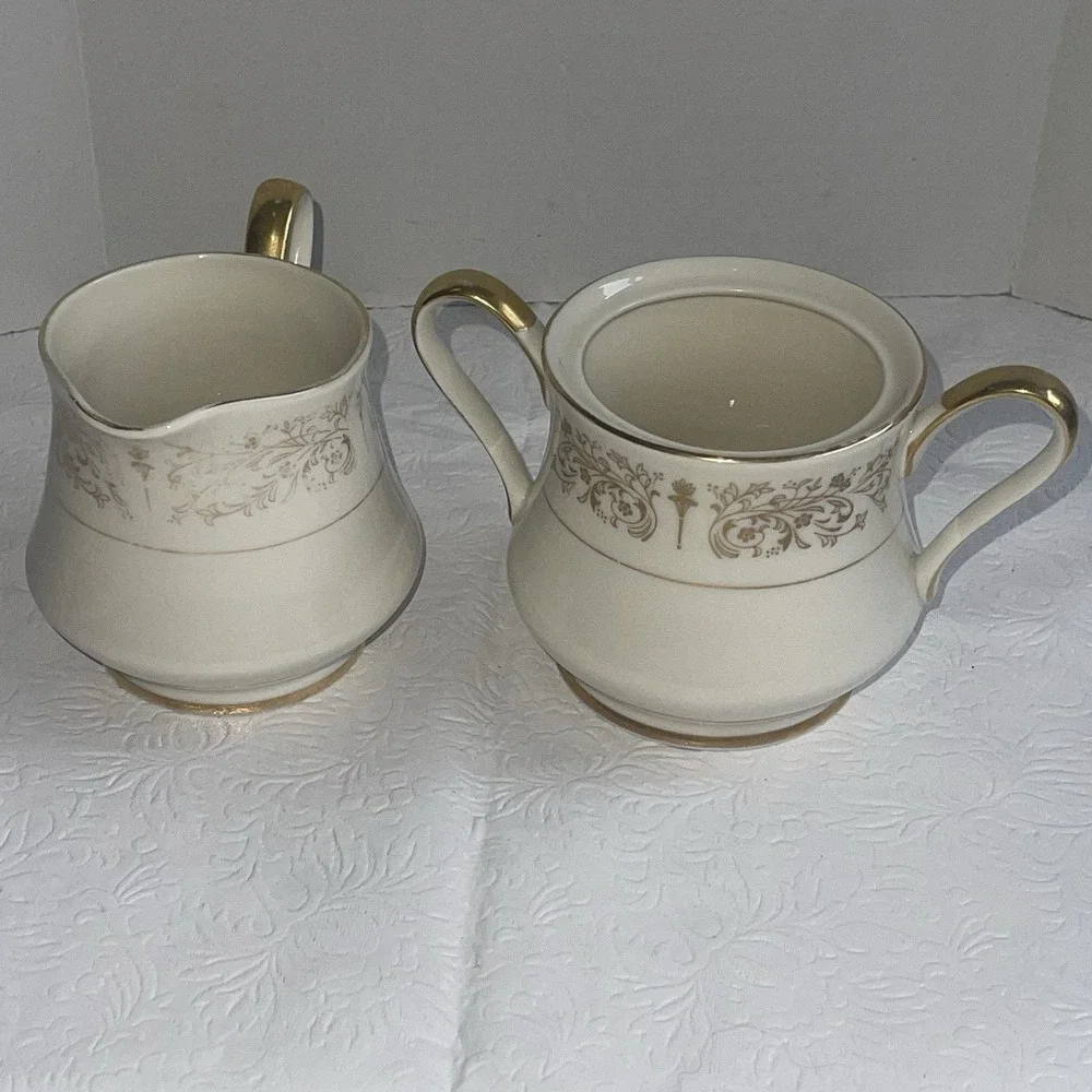 Royal Castle Legacy Floral Pattern Creamer & Sugar Bowl(No Lid) Victorian